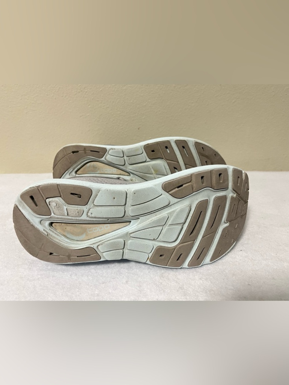 Topo Athletic Phantom 3 Shoes Womens 8 Grey Stone Road Running Sneakers Athletic - Picture 5 of 8